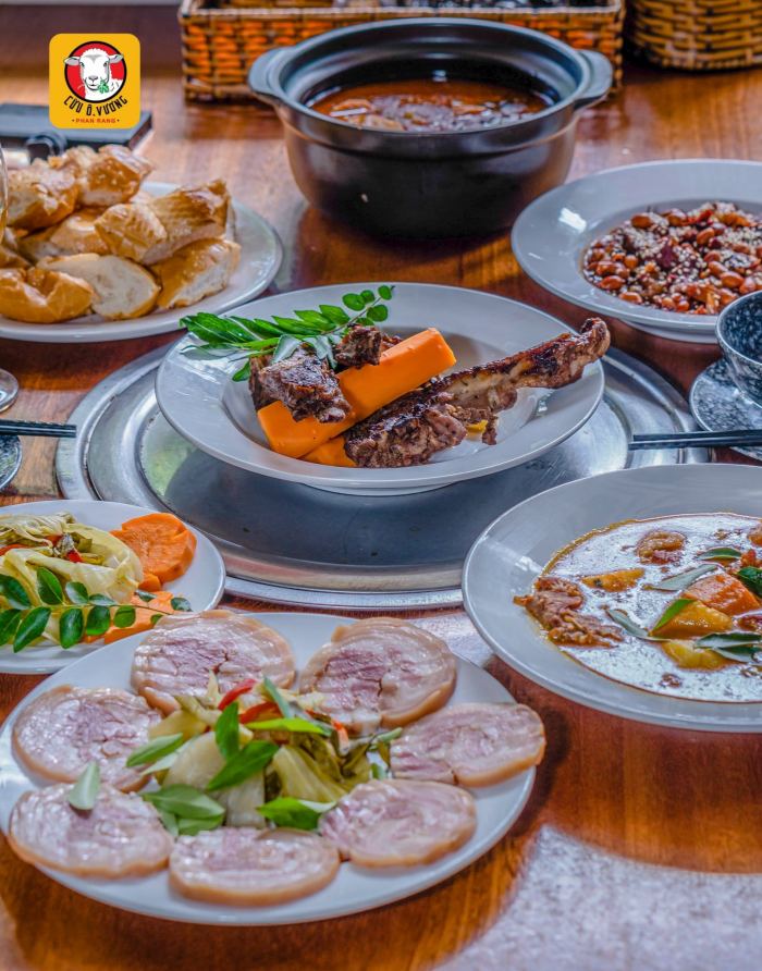 quán đặc sản thịt cừu ở Ninh Thuận đùi cừu quán Ông Vương 