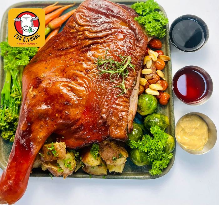 quán đặc sản thịt cừu ở Ninh Thuận đùi cừu quán Ông Vương 