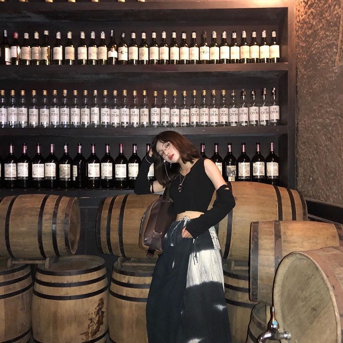 Đặt vé Bà Nà Hill tham quan hầm rượu