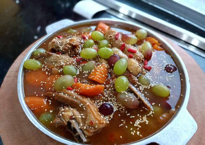 quán đặc sản thịt cừu ở Ninh Thuận cừu hầm nho 