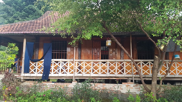 Bản Bon Sơn La với những nếp nhà sàn truyền thống của người Thái 