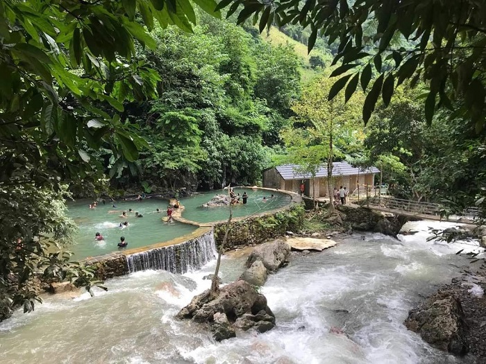 Bản Bon Sơn La có suối Bản Bon tuyệt đẹp