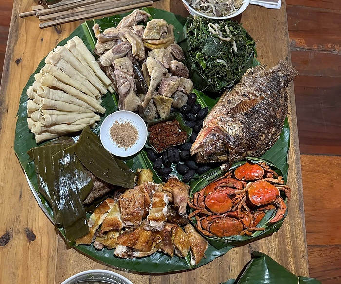 Bản Bon Sơn La chiêu đãi du  khách nhiều món ngon