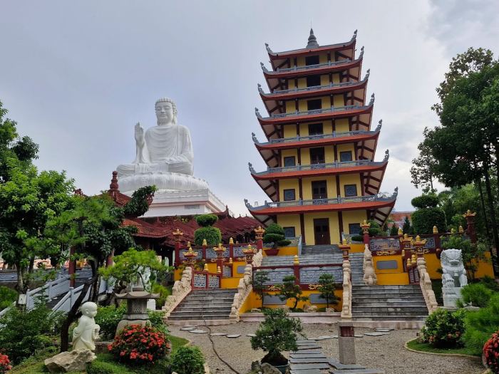 Chùa Huệ Chiếu Kon Tum
