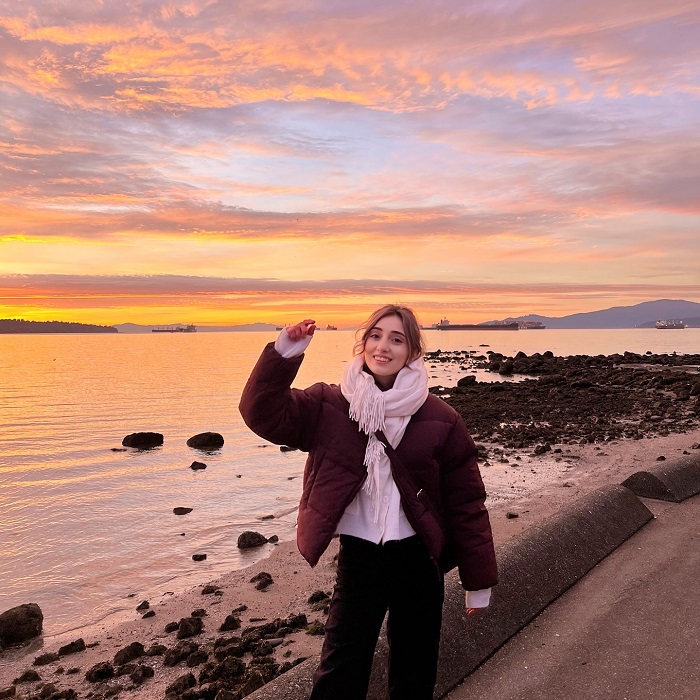 Khám phá bờ kè biển là việc cần làm ở công viên Stanley Vancouver