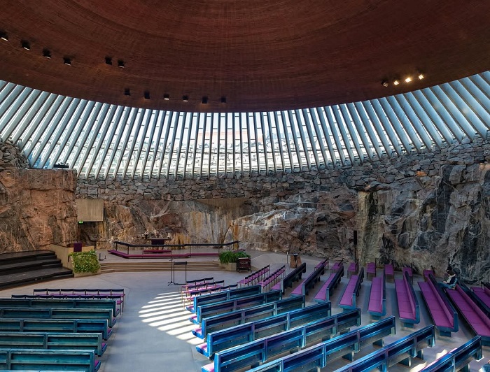 Kiến trúc bên trong nhà thờ đá Temppeliaukio Phần Lan