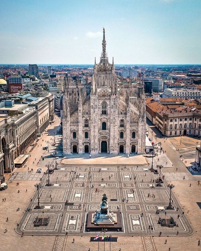 Khám phá quảng trường Piazza Duomo Ý