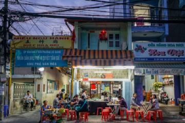 Phố ẩm thực Cô Giang - thiên đường ăn vặt ngon rẻ, món gì cũng có