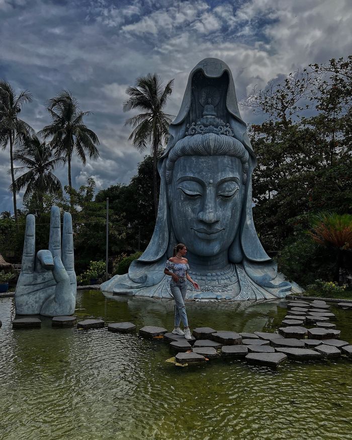 bãi biển Long Thủy chùa bãi biển Long Thủy chùa