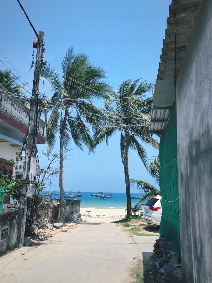 bãi biển Long Thủy con đường 