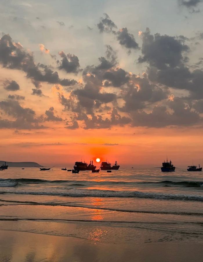 bãi biển Long Thủy bình minh