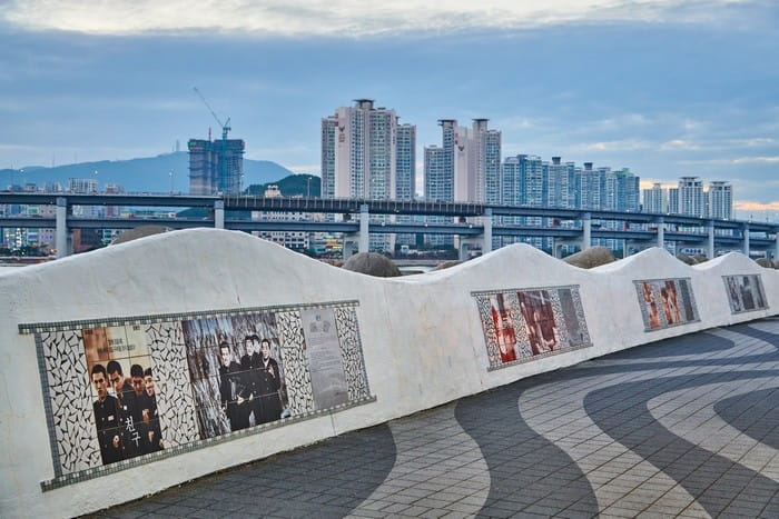 Phố điện ảnh Haeundae là điểm tham quan nổi bật tại bãi biển Haeundae