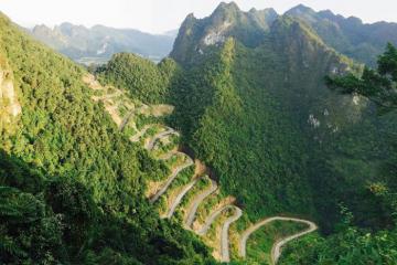 Trải nghiệm đèo 14 tầng khúc khuỷu bậc nhất vùng Đông Bắc