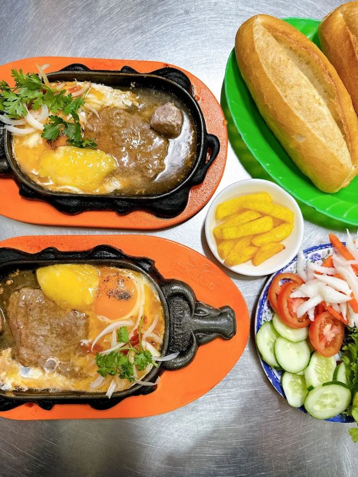 quán ăn sáng ở Tuy Hoà bánh căn Lê Lợi 