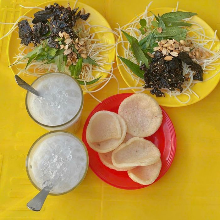 quán ăn local ở Nha Trang Gỏi bò khô