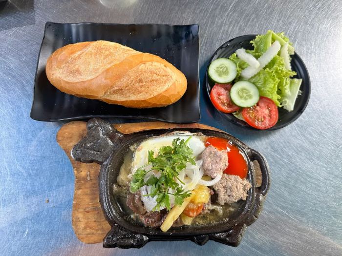 quán ăn sáng ở Tuy Hoà Bánh  Bò né, cơm tấm Hồng Ân