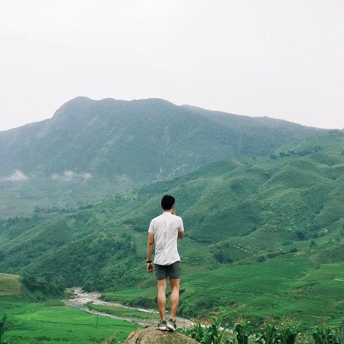 Khám phá bãi đá cổ Sapa