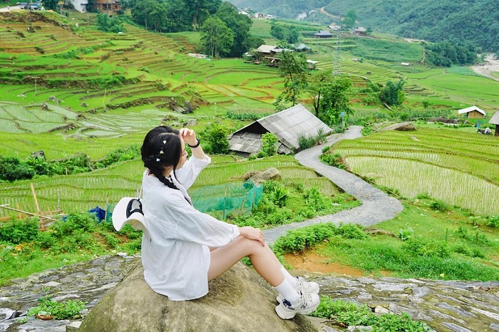 Đắm chìm trong không gian thiên nhiên hữu tình là hoạt động thú vị khi tới bãi đá cổ Sapa