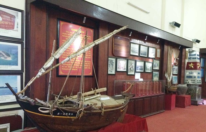Các hiện vật ở bảo tàng hải đội Hoàng Sa kiêm quản Bắc Hải
