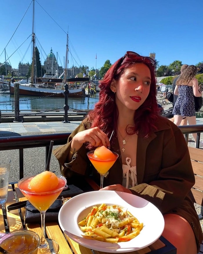 Check in cảng Inner Harbour Canada