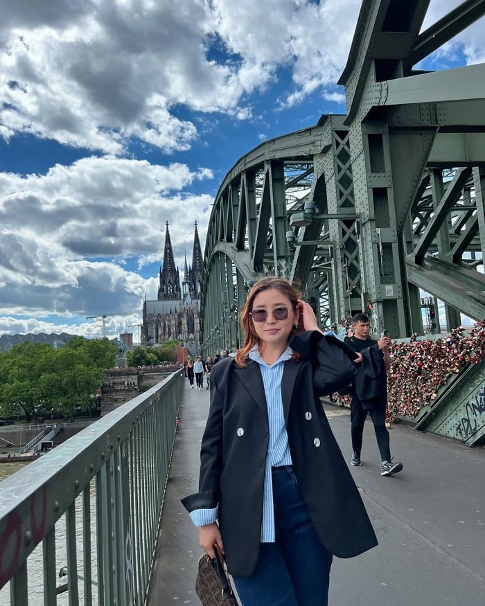 Check in ở cầu Hohenzollern Đức 