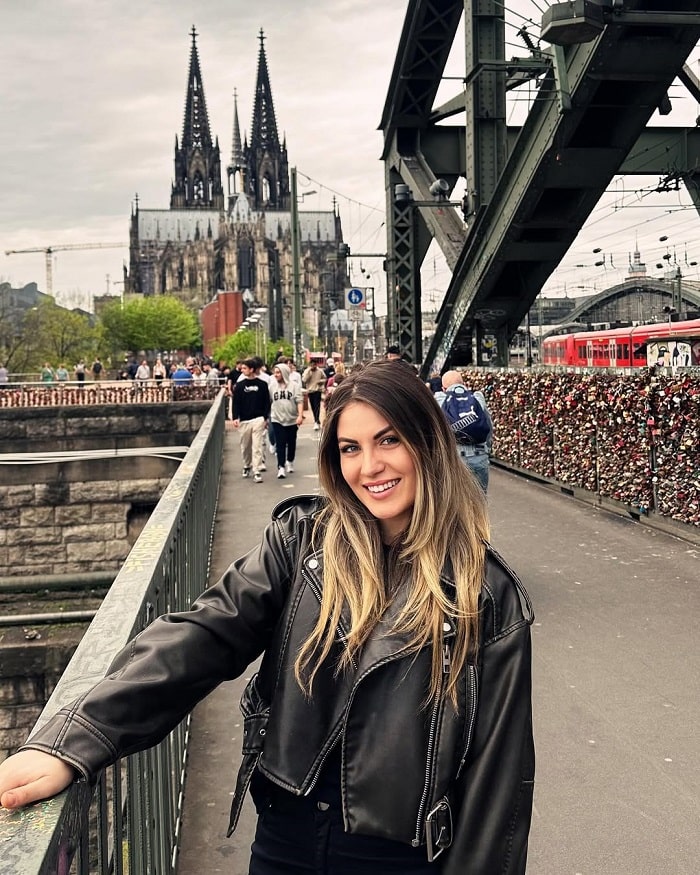 Check in ở cầu Hohenzollern Đức 