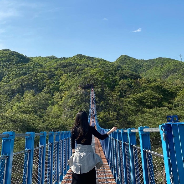 Trải nghiệm đi bộ trên cầu treo Sogeumsan là hoạt động thú vị tại cầu treo Sogeumsan Hàn Quốc 