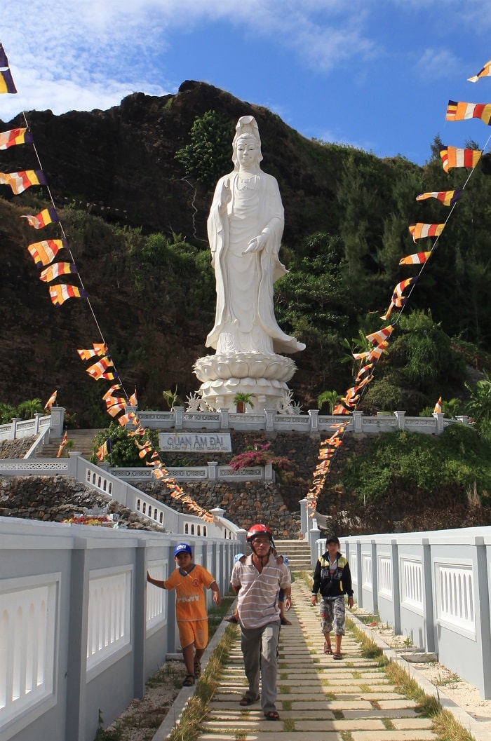 Chuyến đi lên chùa Đục Quảng Ngãi