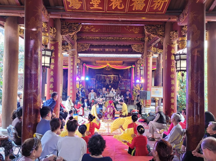 đền Bạch Mã Hà Nội - chốn thiêng