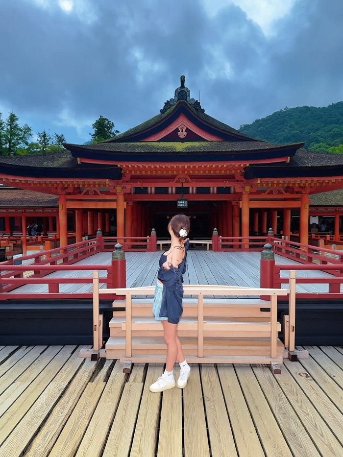 Điện chính là địa điểm thú vị cần tham quan khi tới đền Itsukushima
