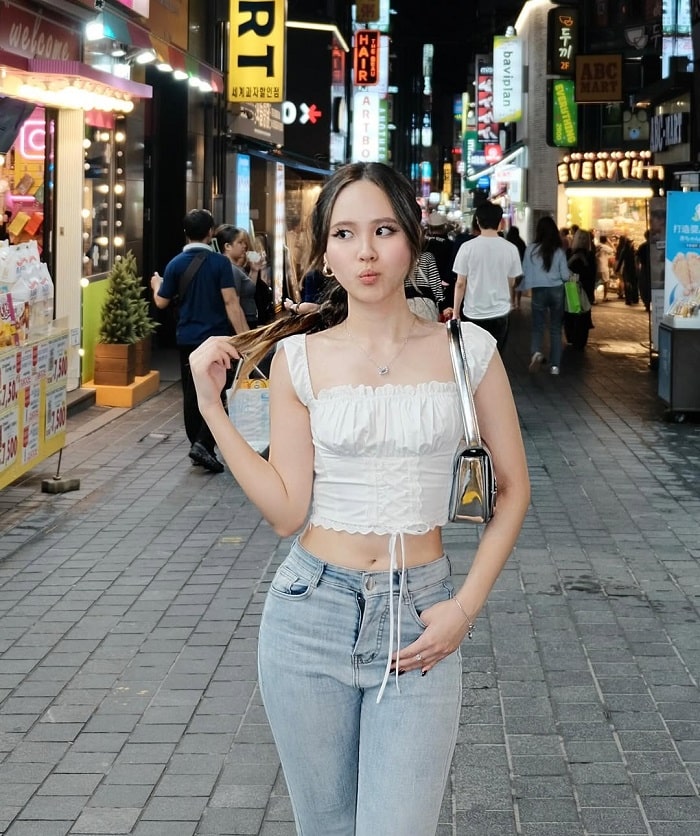 Check in khu phố Myeongdong Hàn Quốc