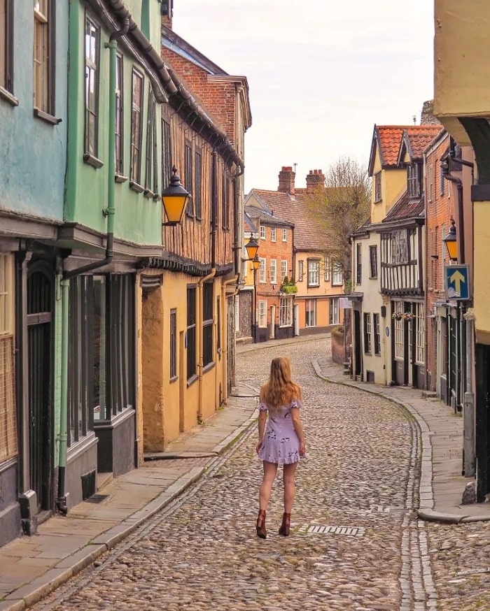 Dạo quanh Elm Hill và phố Princes là hoạt động thú vị tại thành phố Norwich
