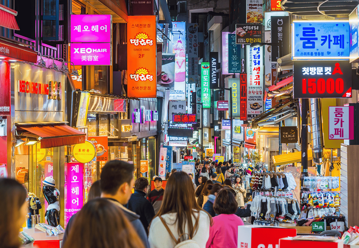 Nên đi du lịch Busan hay Seoul - Myeongdong