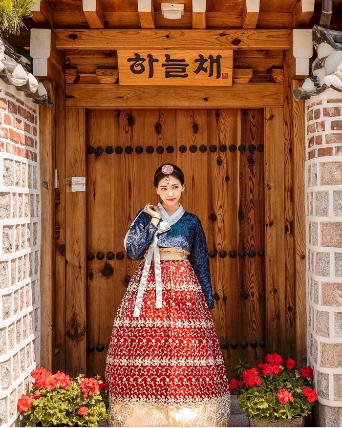 Nên đi du lịch Busan hay Seoul - Làng Hanok Bukcho