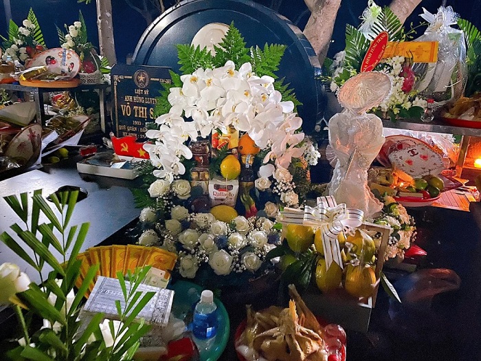 Những điều kiêng kỵ khi đi lễ Cô Sáu đồ lễ