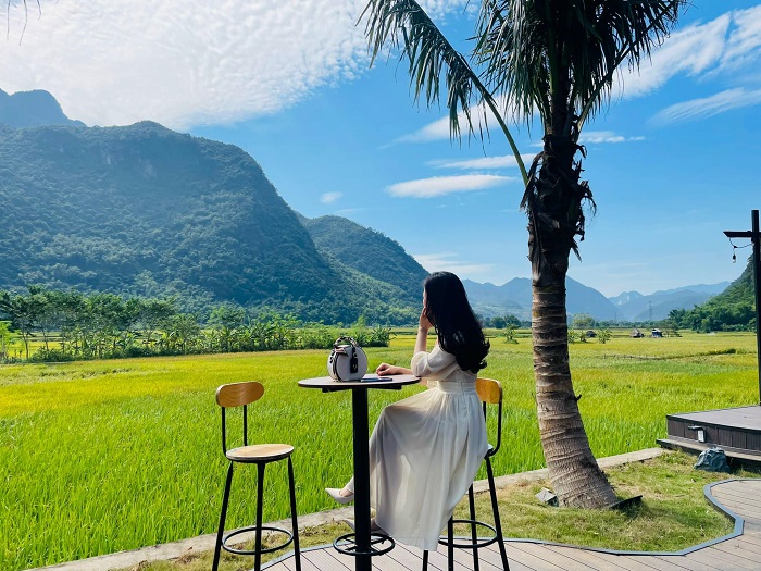 Sol Cafe & Lounge là quán cà phê đẹp ở Mai Châu có không gian đẳng cấp