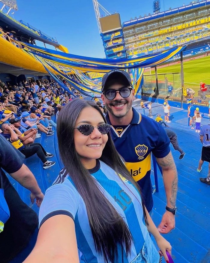 Bên trong sân vận động La Bombonera Argentina