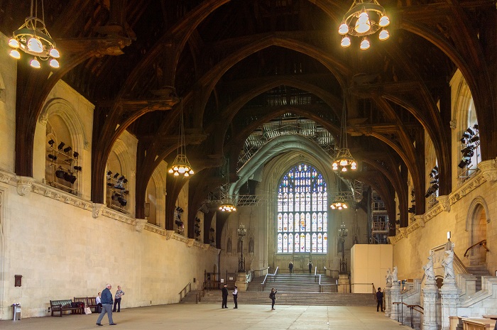 Tham quan sảnh Westminster là hoạt động thú vị khi đến cung điện Westminster Anh 