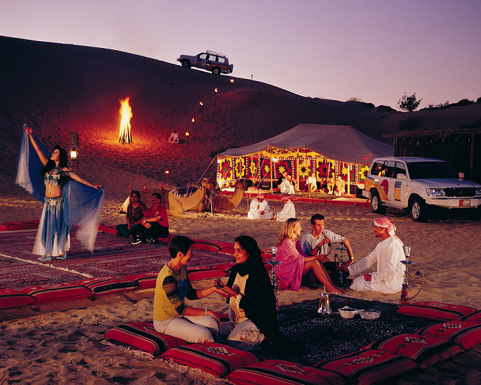 Tham quan sa mạc Dubai - cắm trại