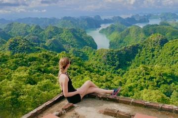 Trekking đỉnh Hải Quân Cát Bà - nơi từng là căn cứ quân sự cảnh quan hùng vĩ