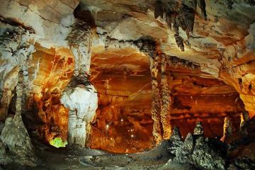 'Say đắm' trước vẻ đẹp hoành tráng của động Cốc San Sapa