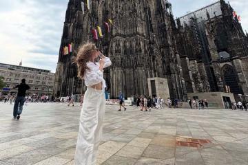 Đến nhà thờ lớn Dom Đức đắm chìm trong nghệ thuật Gothic