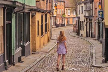 Về thành phố Norwich ngắm kiến trúc cổ, sống chậm giữa nước Anh hiện đại