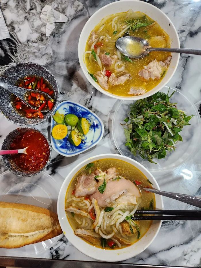 món ăn sáng ở Hội An bánh ướt món ăn sáng ở Hội An bánh canh