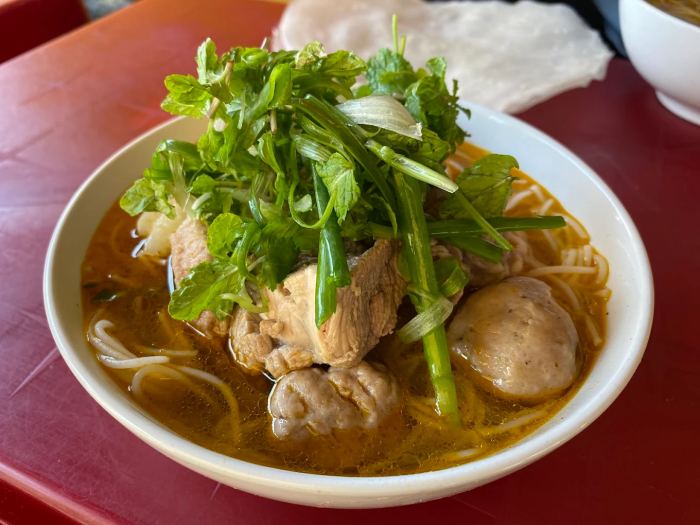 món ăn sáng ở Hội An bún bò món ăn sáng ở Hội An bún bò