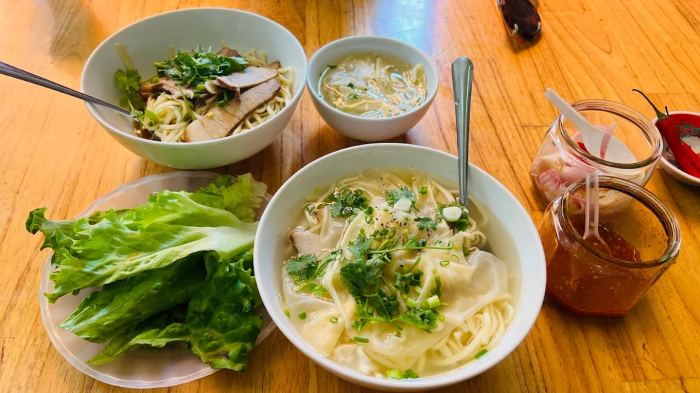 món ăn sáng ở Hội An Hoành thánh món ăn sáng ở Hội An Hoành thánh