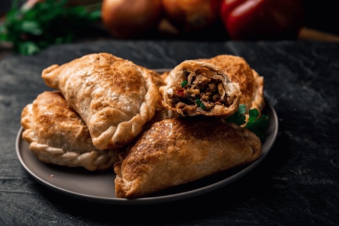 Cẩm nang du lịch Argentina nên ăn Bánh nhân thịt Empanada
