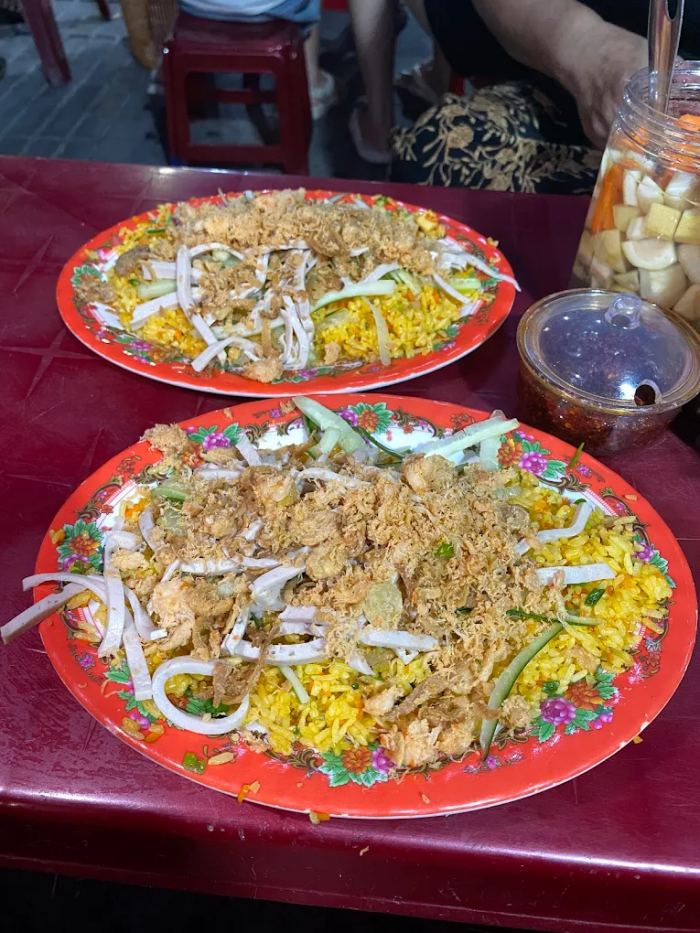 Ăn vặt đêm Huế chỗ nào ngon Chân gà & Vịt quay Hương Mạnh