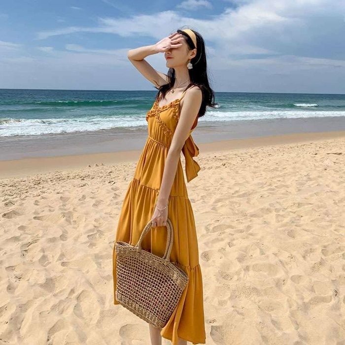 Cô nàng khoe dáng trên bãi biển - Ảnh: In Kỹ Thuật Số