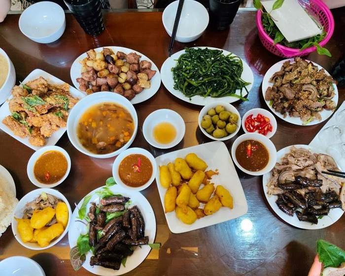 NHà hàng thịt dê Chính Thư có nhiều món ngon, được thực khách đánh giá cao - Ảnh: Tripadvisor